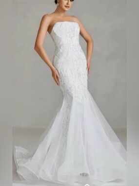 White Beaded Strapless Mermaid wedding/prom Dress Sz large (8-10)